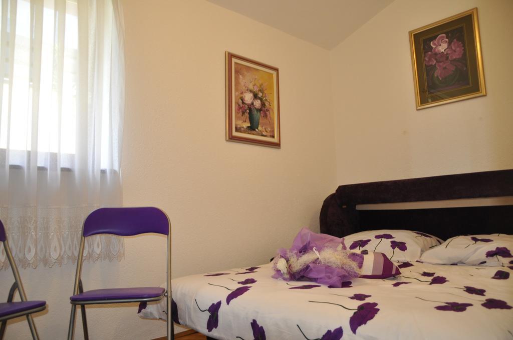 Apartment Vesna ラヴニ 部屋 写真